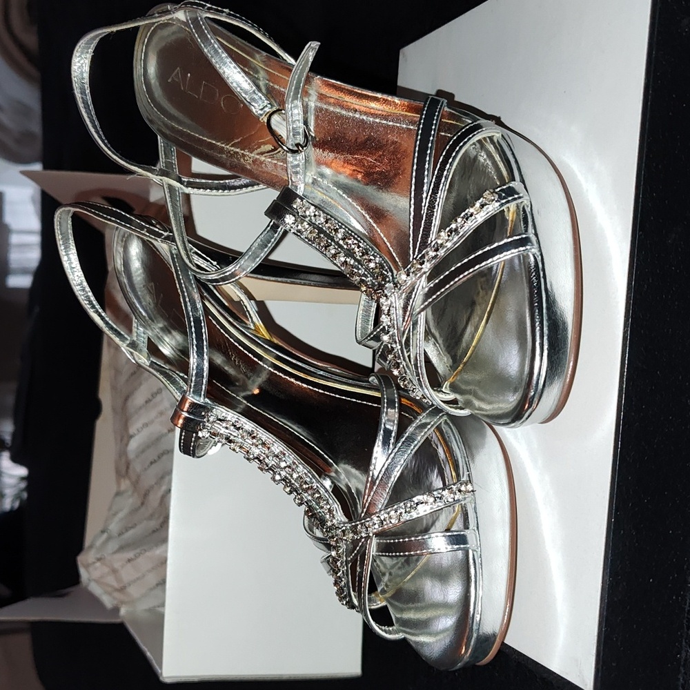 Aldo silver high heels size 38 (7.5 in US)